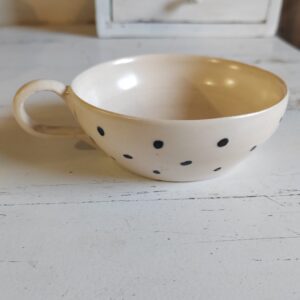 Taza lunares pequeños